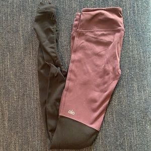 Alo Goddess Leggings Purple/ Black
